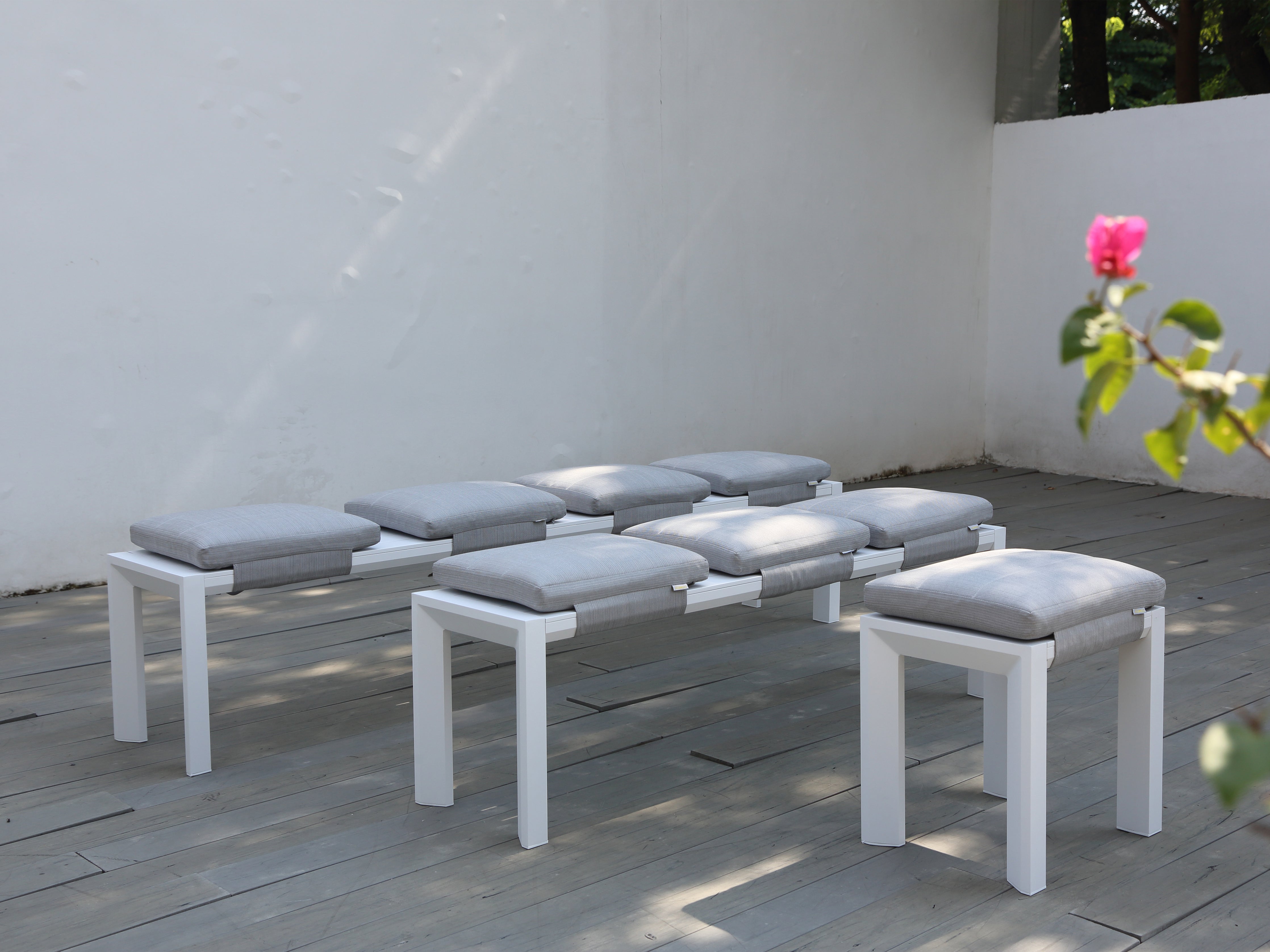 Berlin Outdoor Bench | White Aluminium | 46x46m