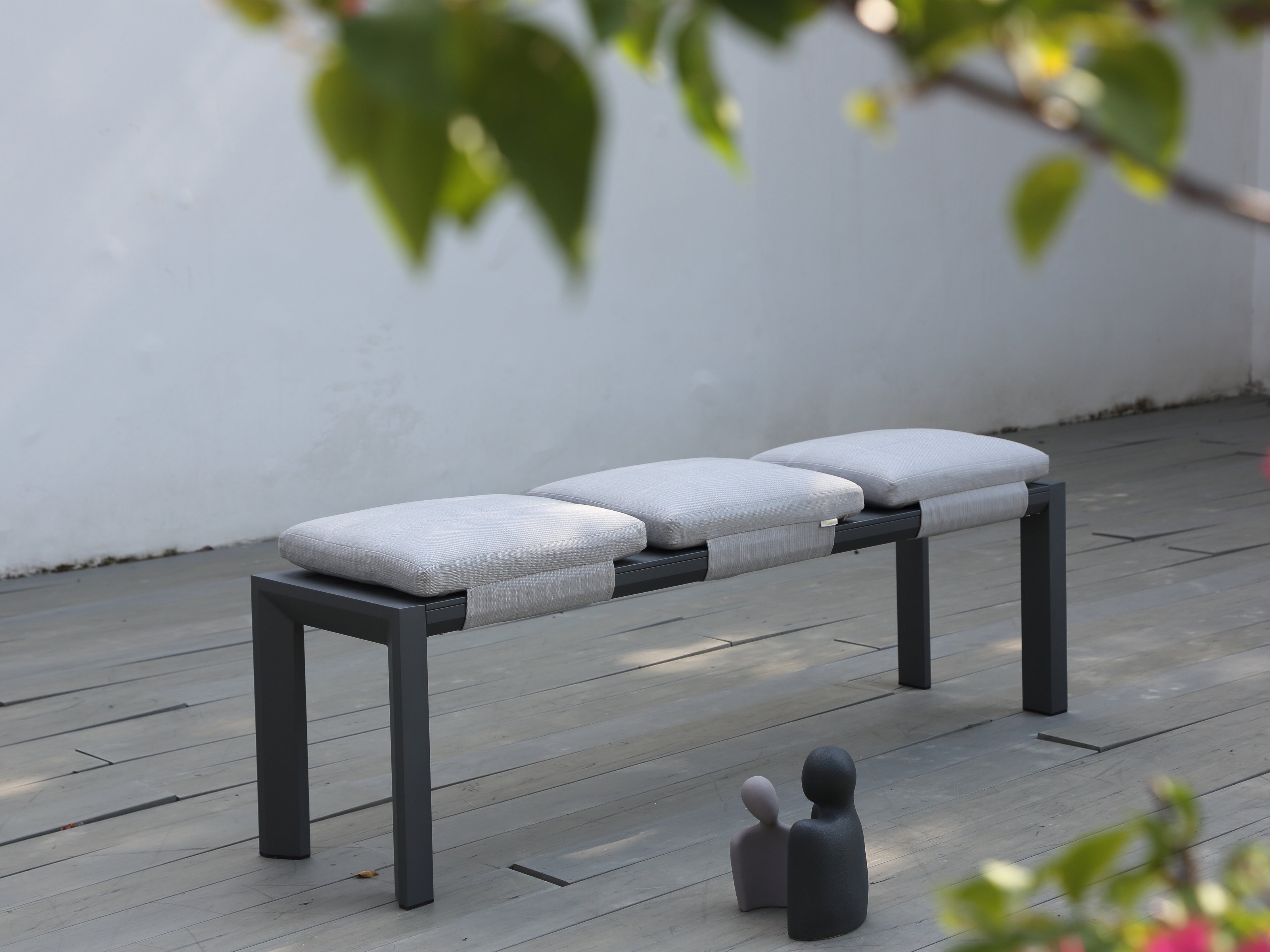Berlin Outdoor Bench | White Aluminium | 46x46m