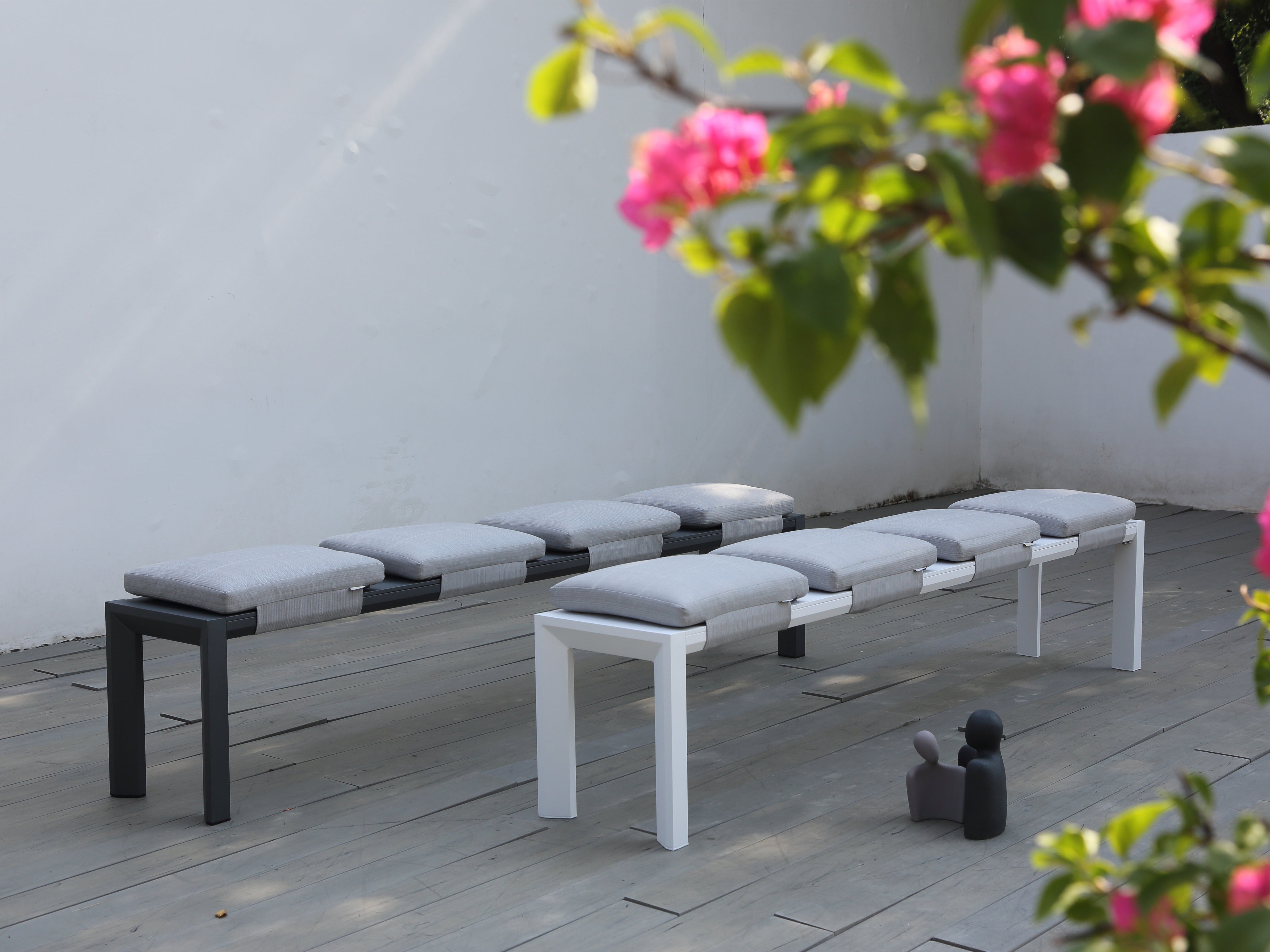 Berlin Outdoor Bench | White Aluminium | 46x46m