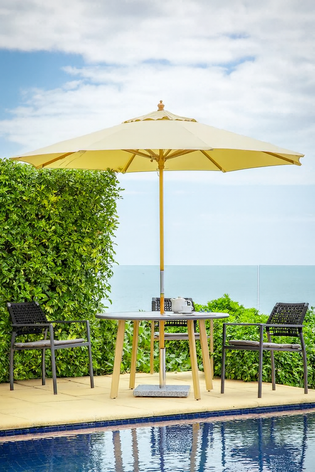 Como Centerpost Umbrella