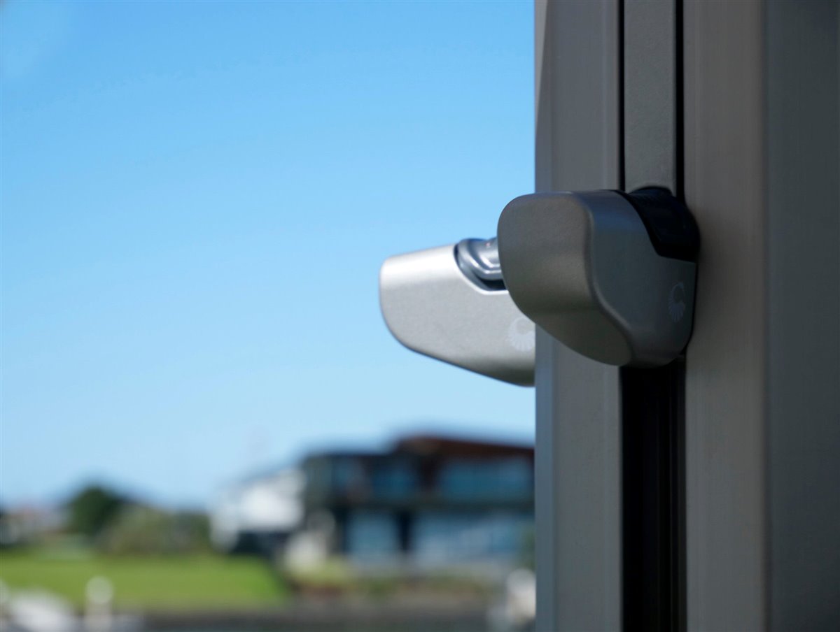 Unity Duo | Multi-Canopy Cantilever Umbrella