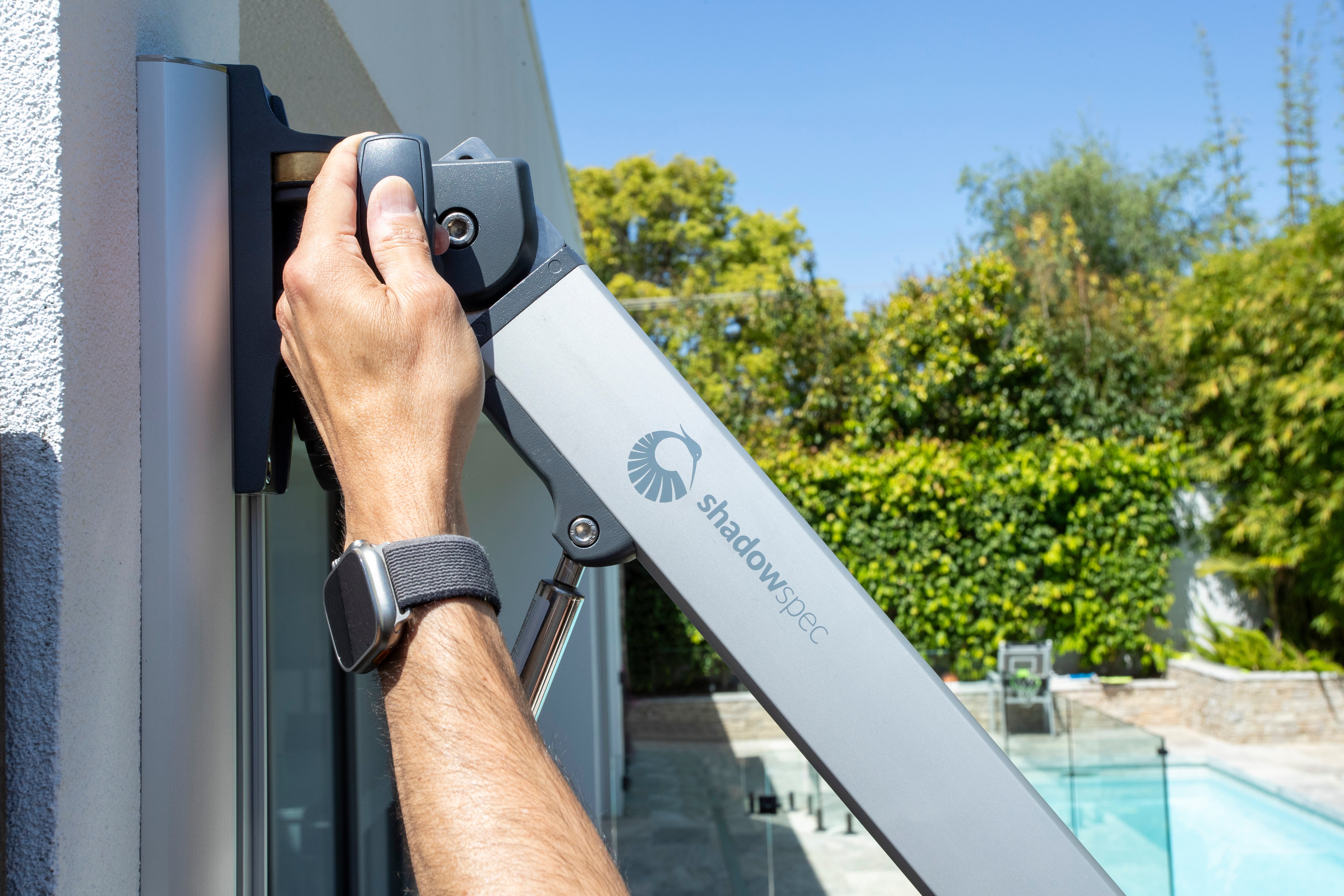 Retreat Wall Mounted Umbrella | 2.7m Octagonal