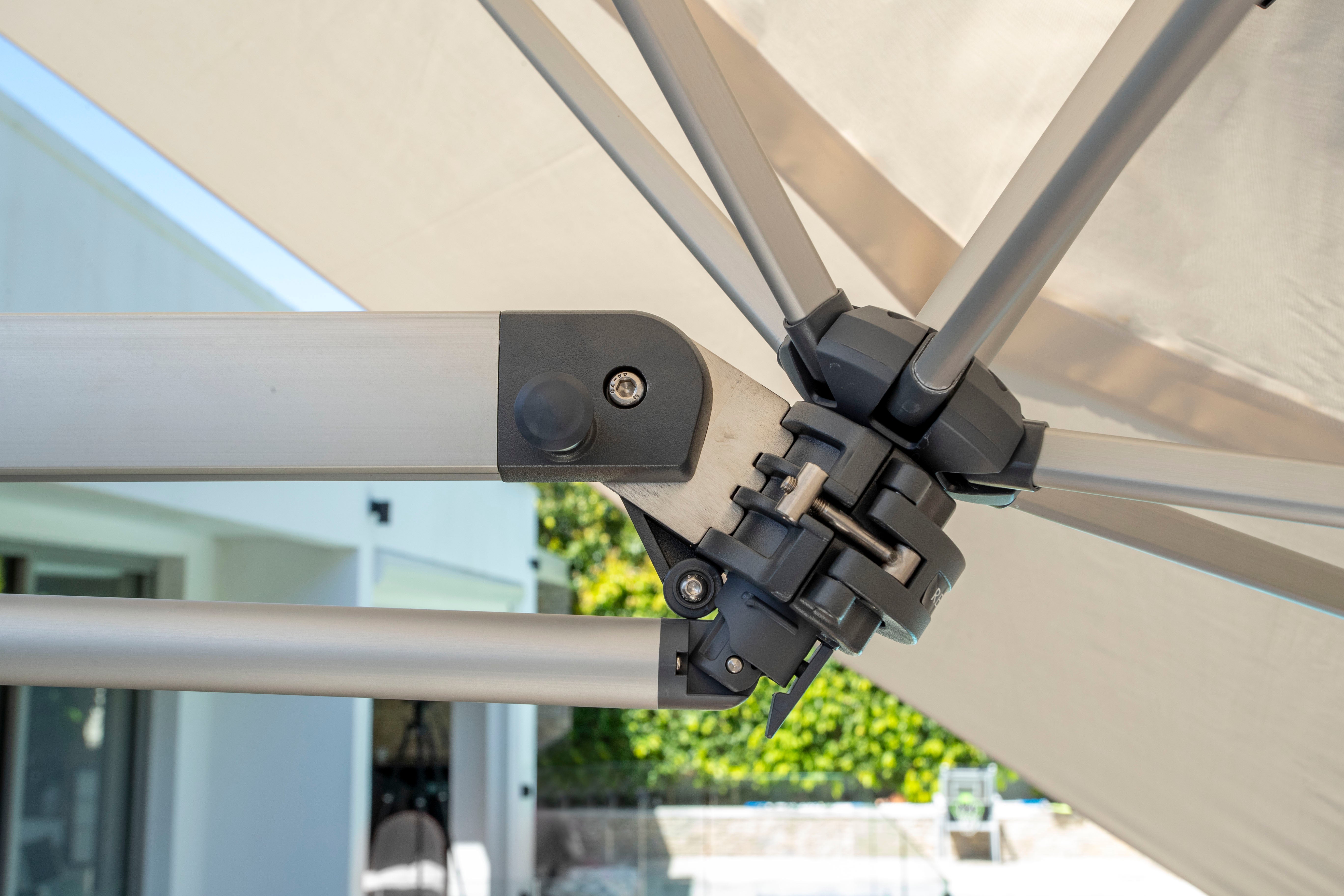 Retreat Wall Mounted Umbrella | 2.7m Octagonal