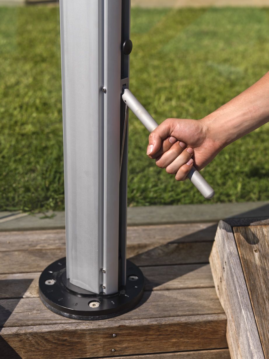 Aurora 2.8 square Premium cantilever umbrella (100% Solution dyed Olefin®)