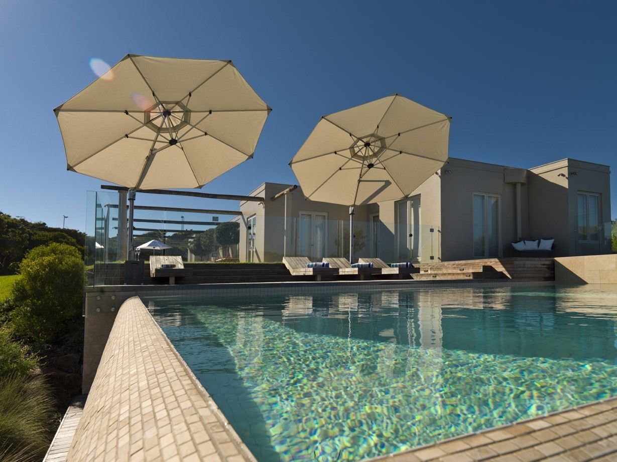 Eclipse Premium Cantilever Umbrella (3m square & 3.5m square & 4m octagonal & 4x3m Rectangle)