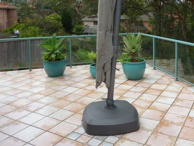 Extra Large Resin Base With Wheels for Savannah, Regis and Loral