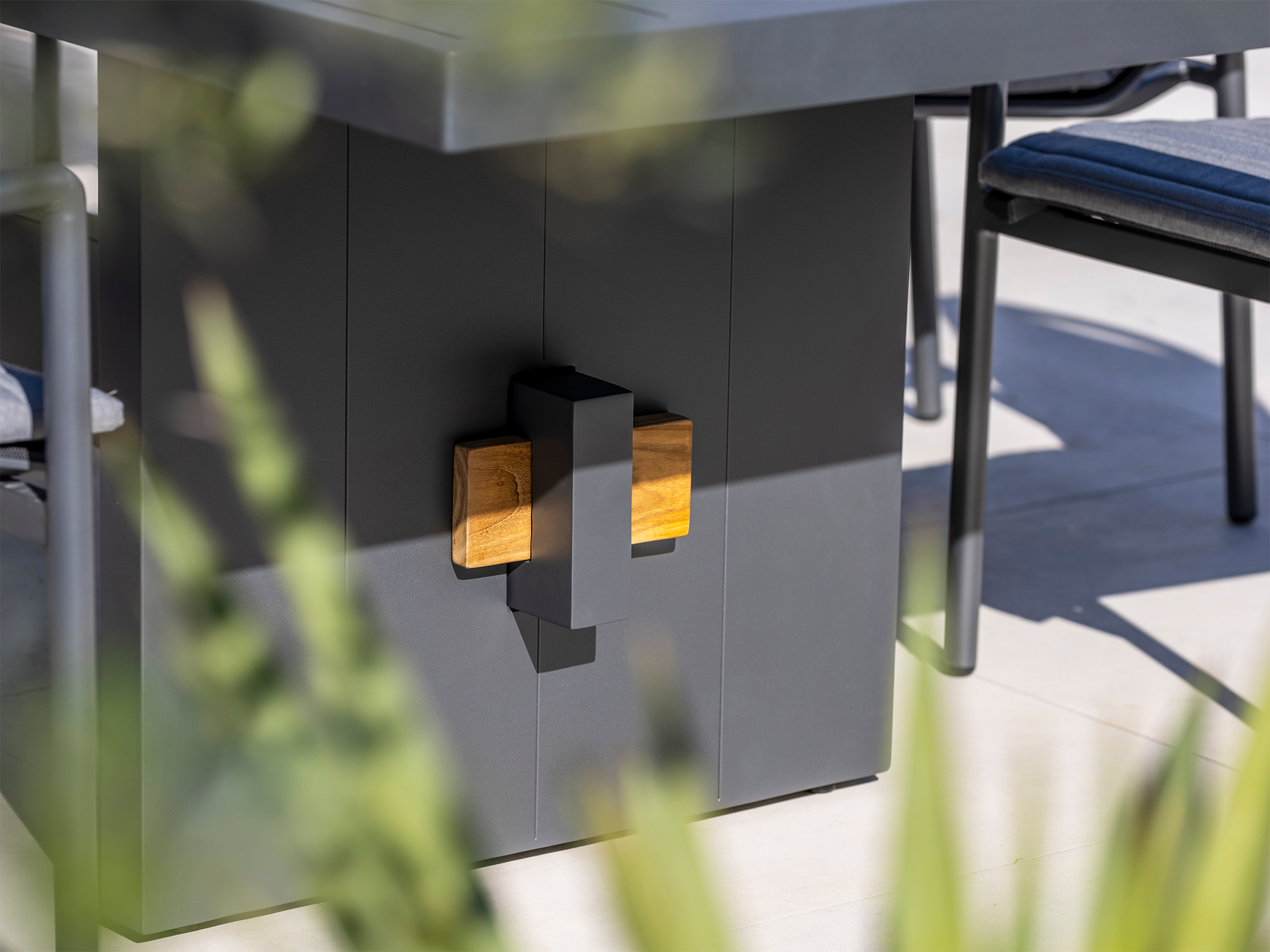 Triumphal Dining Table