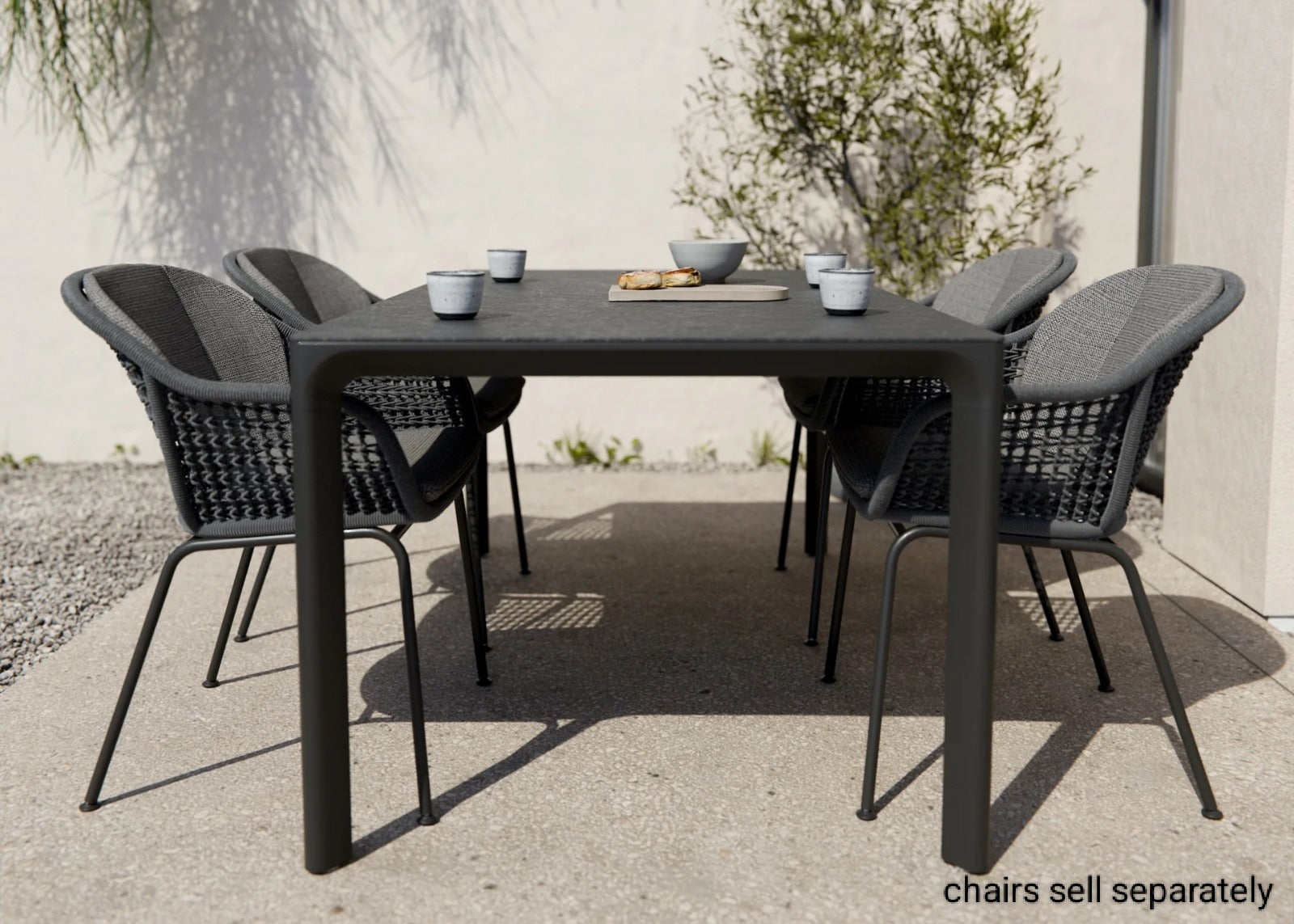 Romania Extended Dining Table (207-272cm) - Dark Anthracite