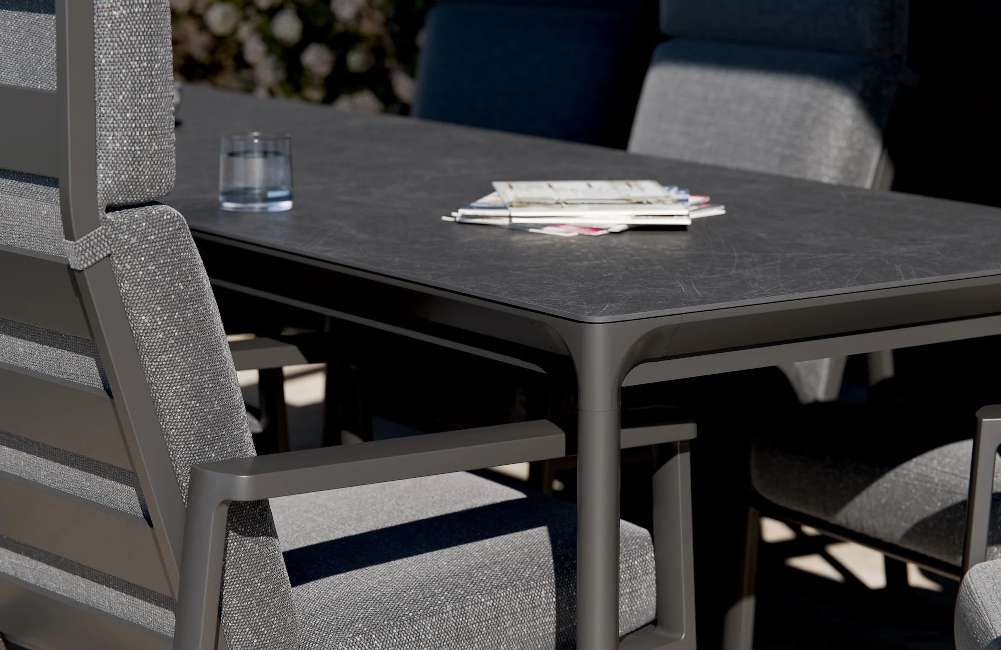 Romania Extended Dining Table (207-272cm) - Dark Anthracite