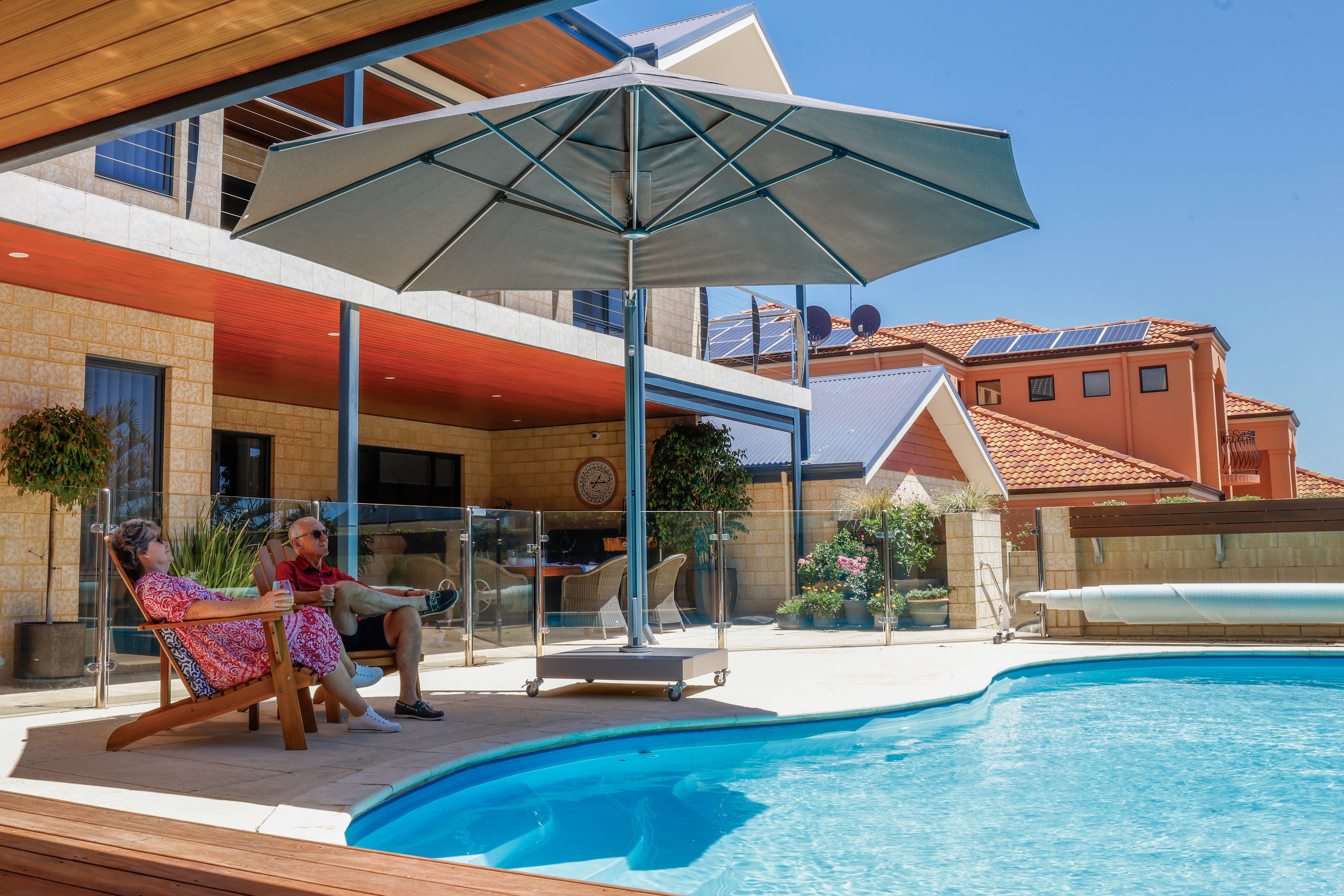 Serenity Single Canopy Rotating Cantilever Umbrella