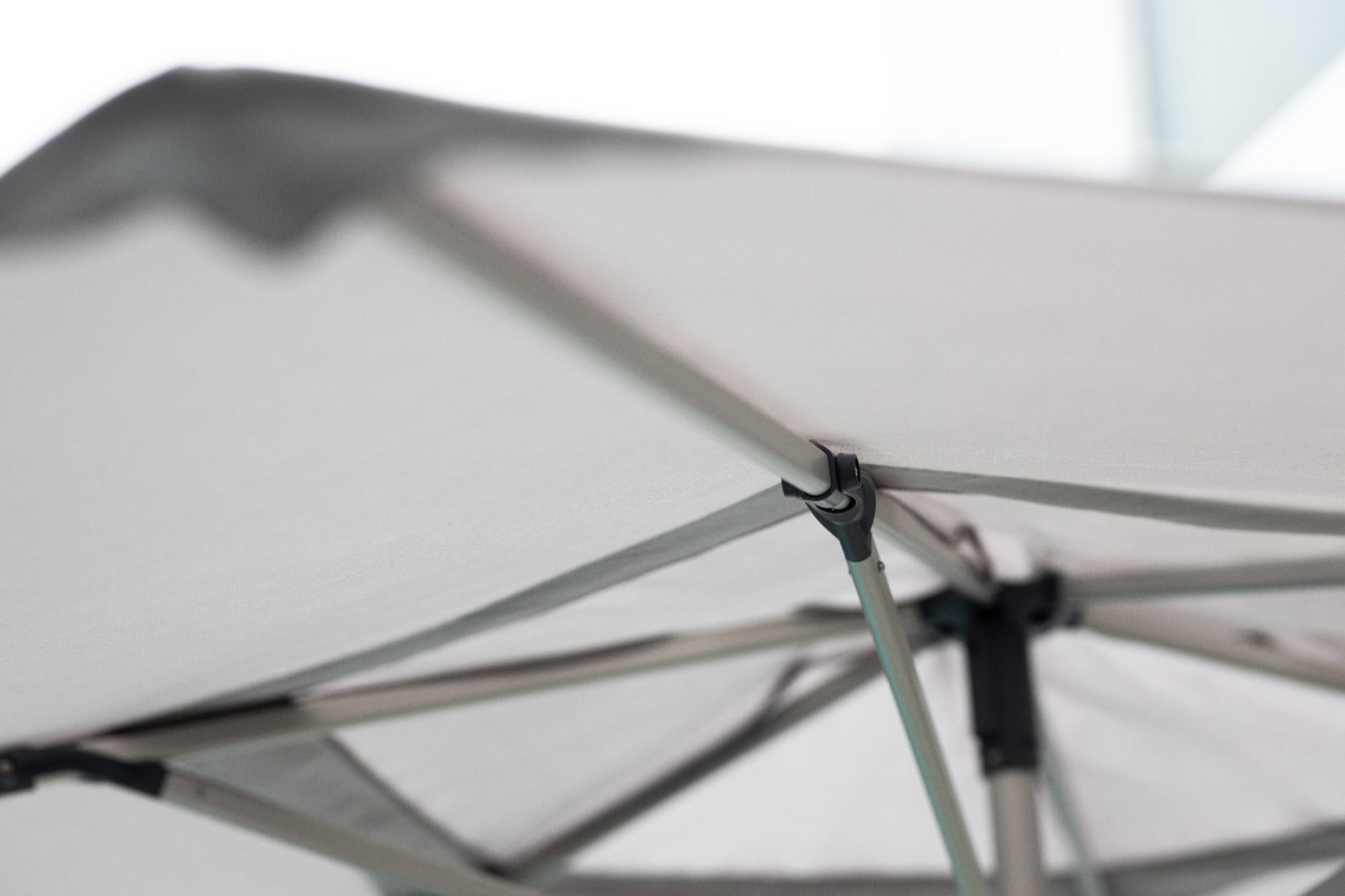 Retreat Wall Mounted Umbrella | 2.7m Octagonal