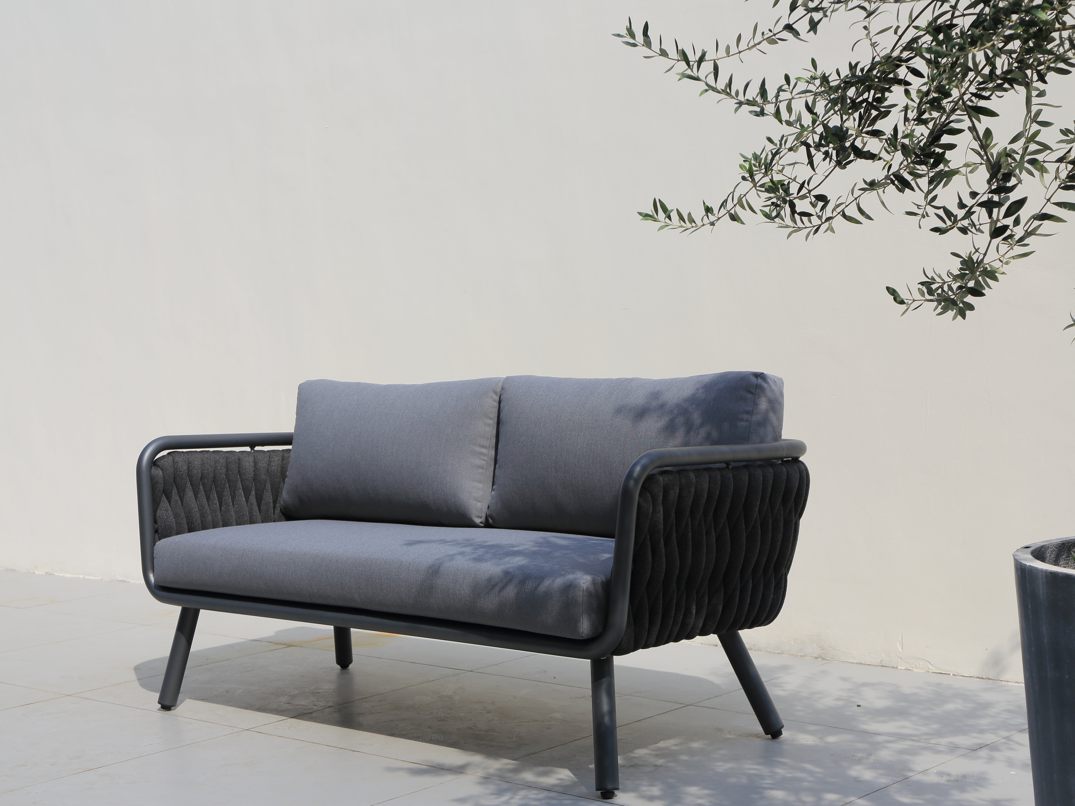 Volta V3 4 Pc Outdoor Lounge Setting White | Charcoal