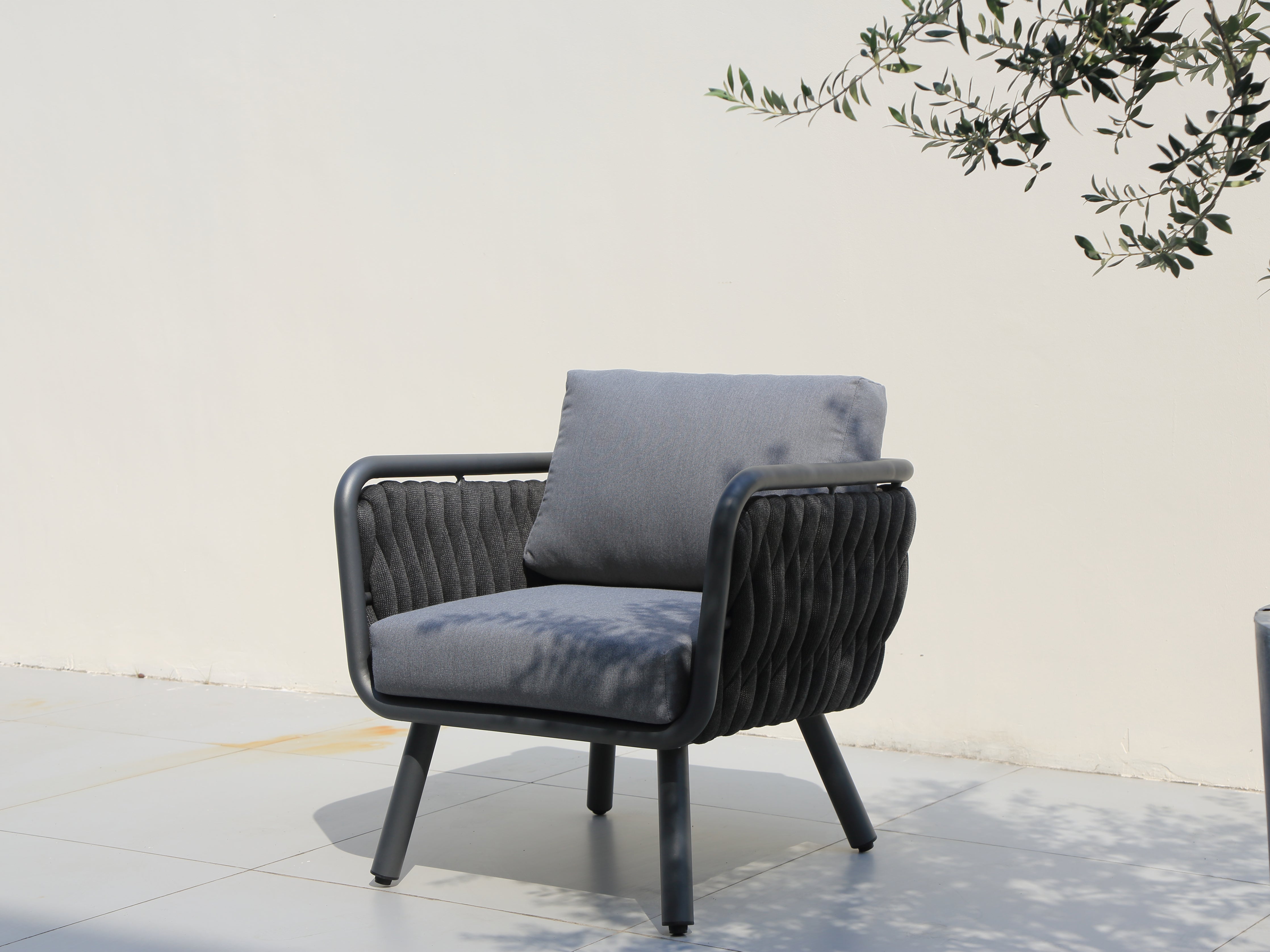 Volta V3 4 Pc Outdoor Lounge Setting White | Charcoal