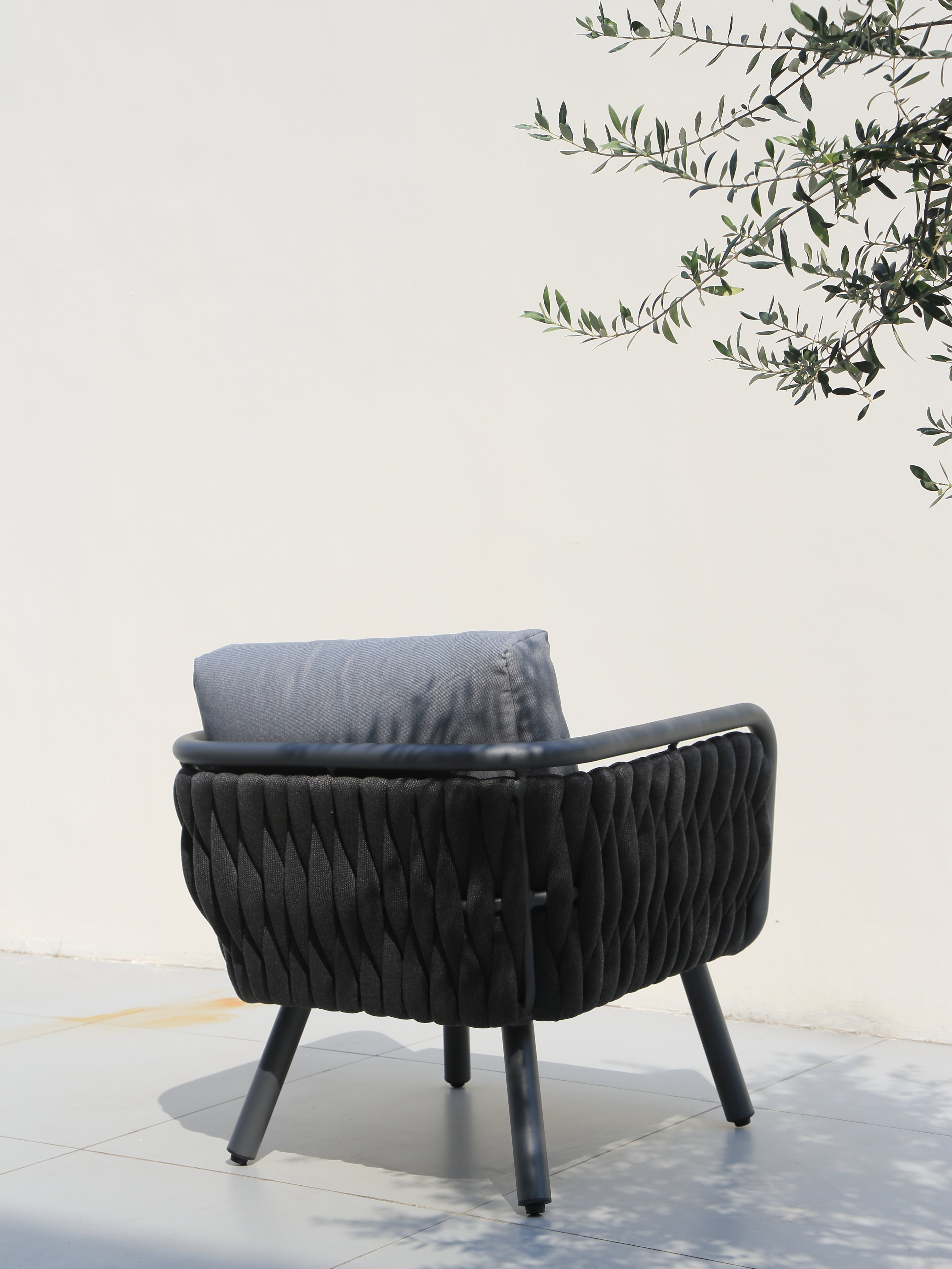 Volta V3 4 Pc Outdoor Lounge Setting White | Charcoal