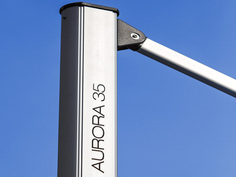Aurora 2.8 square Premium cantilever umbrella (100% Solution dyed Olefin®)