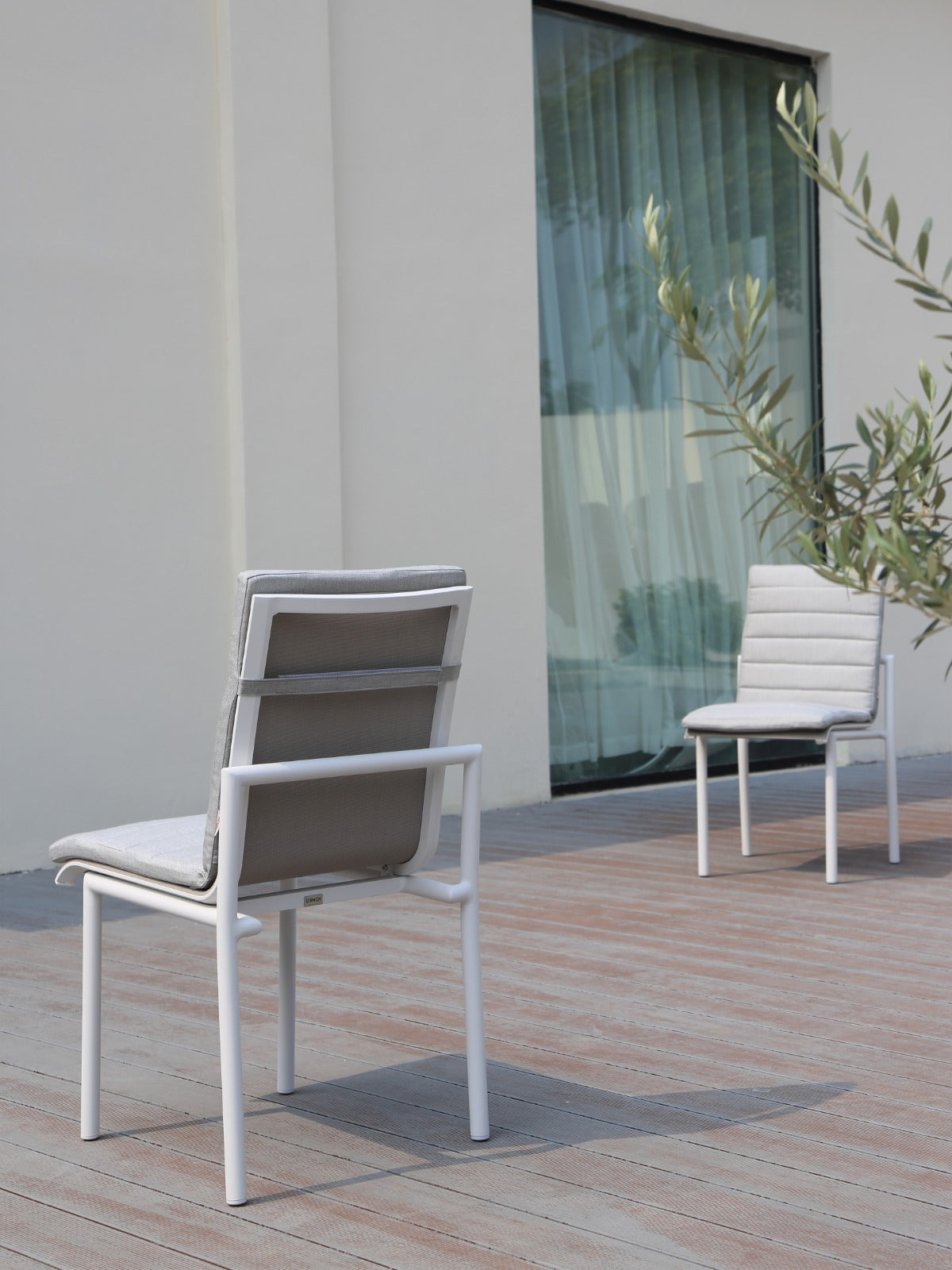 Tamarama Dining Chair Charcoal | White Aluminium