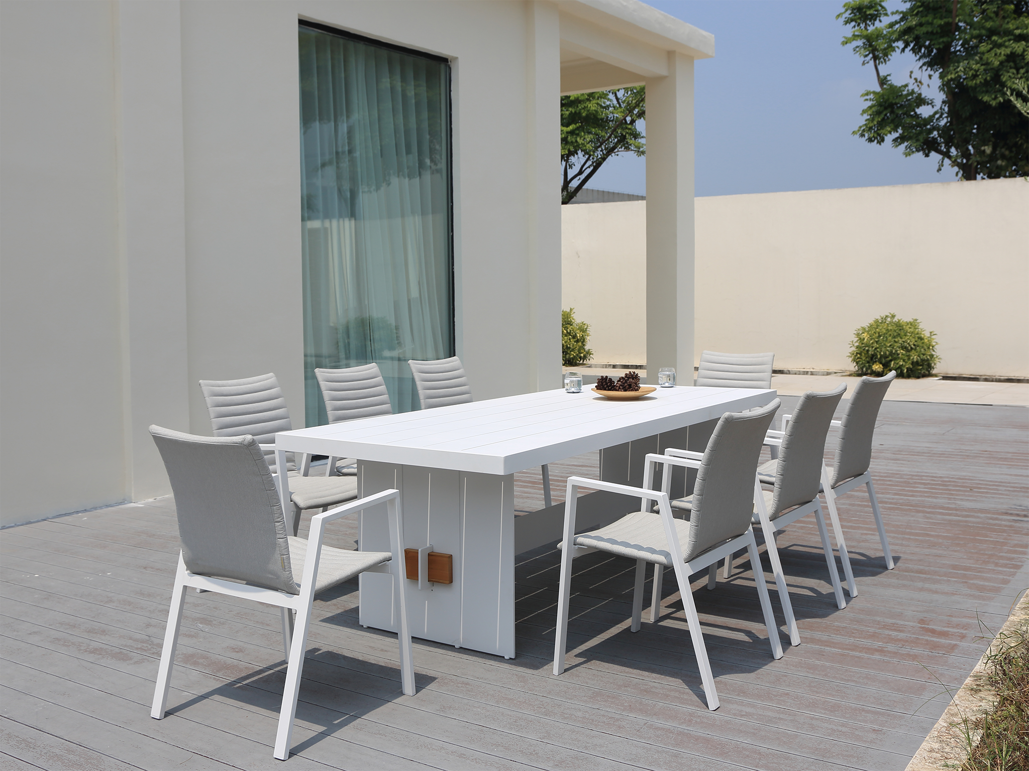 London Dining Table