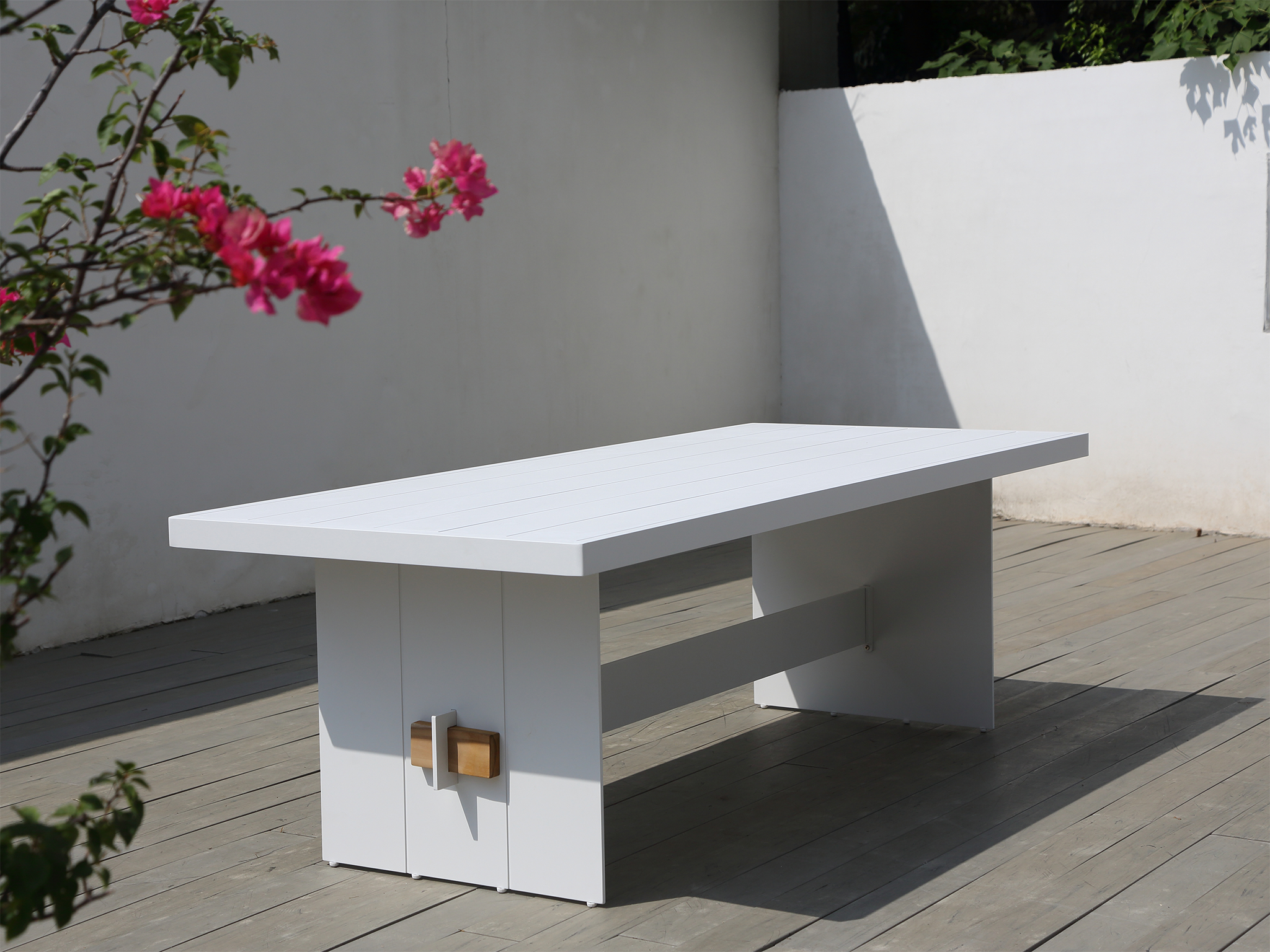 London Dining Table