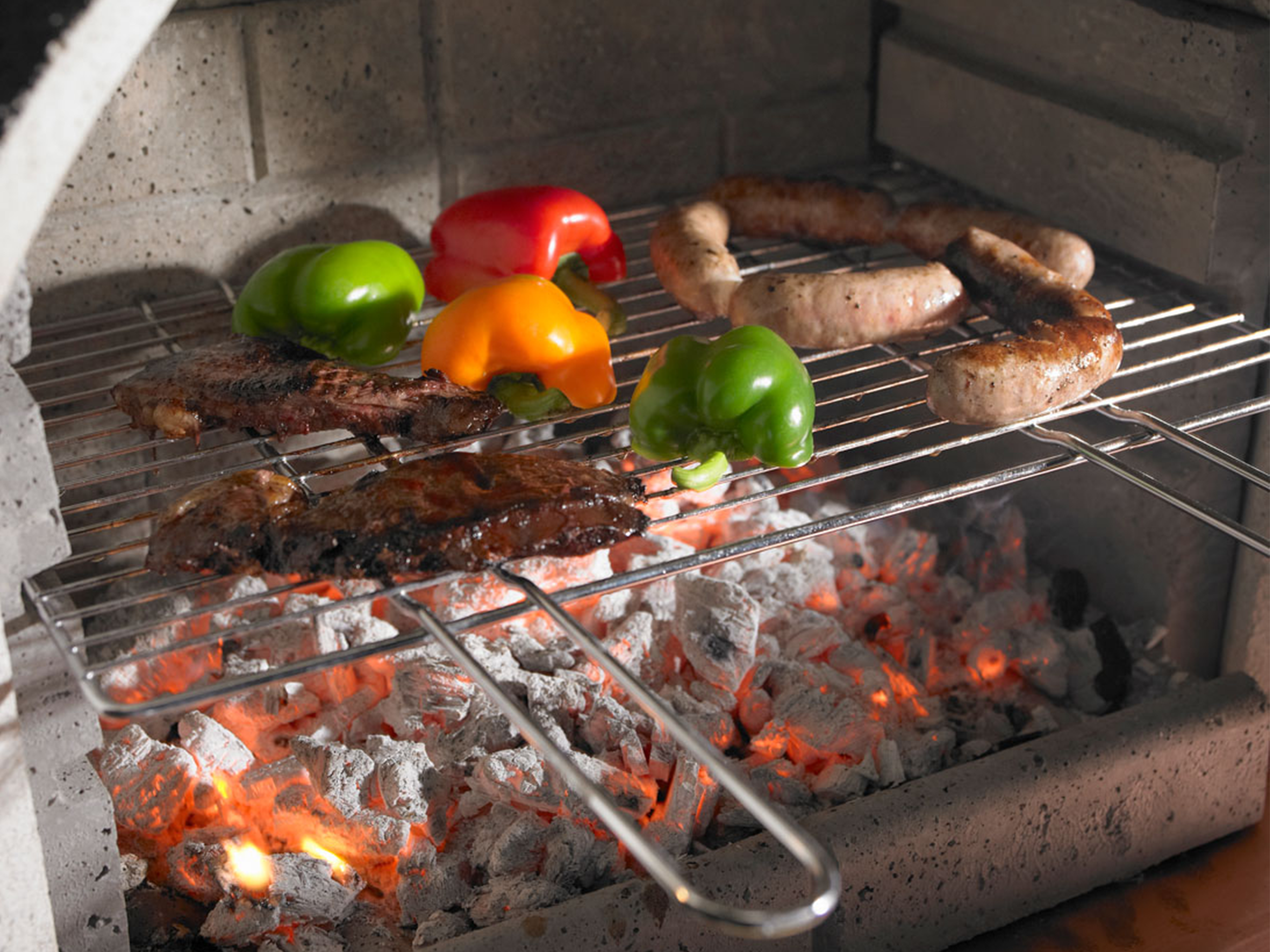 St Moritz Outdoor Fireplace/ BBQ/ Pizza Oven