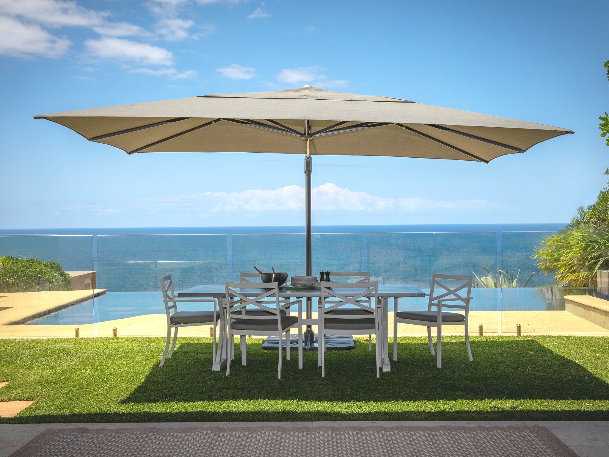 Savannah 300x400cm Rectangle Cantilever Umbrella