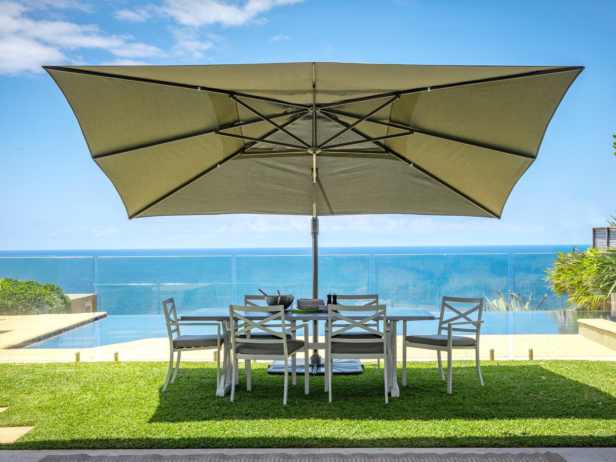 Savannah 300x400cm Rectangle Cantilever Umbrella